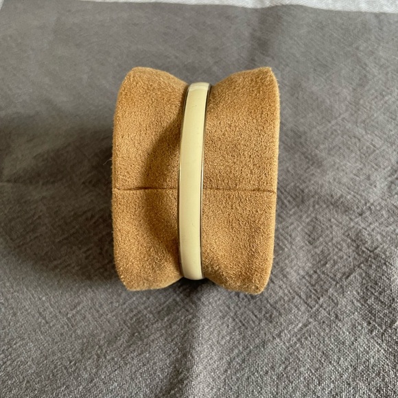 Cream Bangle - Picture 2 of 4
